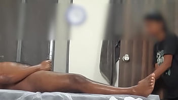 Dick flashing to massage girl