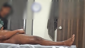 Dick flashing to massage girl