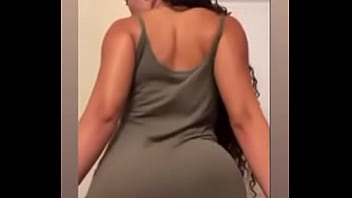 Brittany Moviendo Su Culo thumbnail