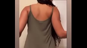 Brittany Moviendo Su Culo thumbnail