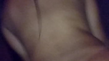 Novinha rabuda sentando no pau