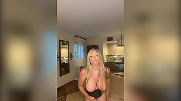 Tasha reign spilling naughty words to you juicy tits & booty bouncing