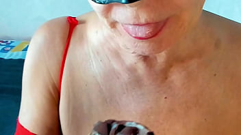 My stepmom is real horny gilf milking my cum in ice cream