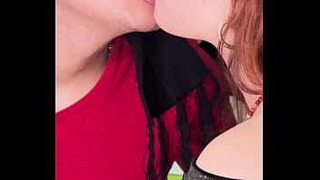 Su Novio No Sabe Besarla Como Yo Lo Hago thumbnail