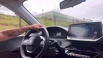 Mulher uber pega cliente viagem rio de janeiro são paulo pagamento da viagem da o cu ele gozar dentro do cuzinho da uber