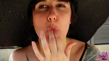 Petit extrait de ma dernière vidéo amateur elle vous attend au chaud