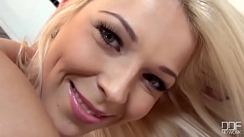 Giving us juicy views