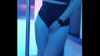 Je ne dance pas le mya mais ça devrais te plaire le velvet club pour l'