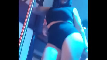 Je ne dance pas le mya mais ça devrais te plaire le velvet club pour l'