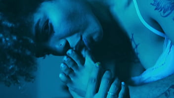 Emilly is here with her hot and pretty feet