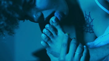 Emilly is here with her hot and pretty feet Emilly is here with her hot and pretty feet