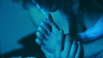 Emilly is here with her hot and pretty feet