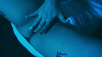 Emilly is here with her hot and pretty feet