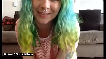 Dyed hair beauty masturbates on cam