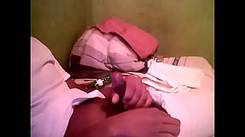 Moreno Gostoso Batendo Punheta thumbnail