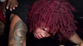 Gozei ouvindo a slut gemendo no pau do negão