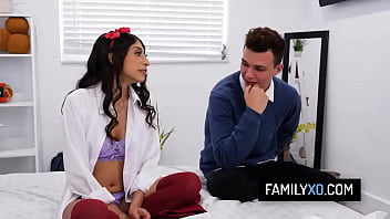 Pounding my gf's pussy after the thanksgiving dinner with her family