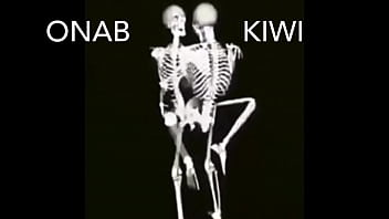 Kiwiman se aprovecha de pendeja manos tontas y la destroza