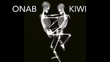 Kiwiman se aprovecha de pendeja manos tontas y la destroza