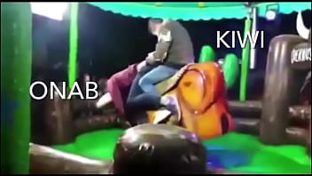 Kiwiman se aprovecha de pendeja manos tontas y la destroza