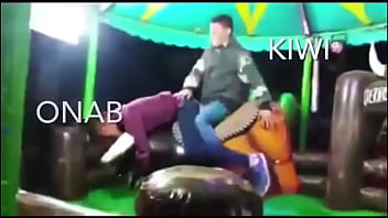 Kiwiman se aprovecha de pendeja manos tontas y la destroza