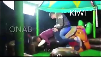 Kiwiman se aprovecha de pendeja manos tontas y la destroza