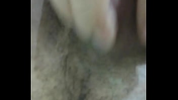 Joven Muestra Sus Bolas thumbnail