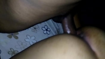 Solita sus nalgas buscan verga