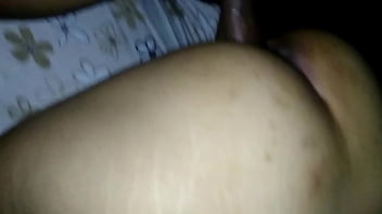Solita sus nalgas buscan verga