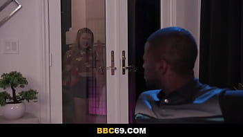 Hopeless 19yo babe wants bbc and accomodation