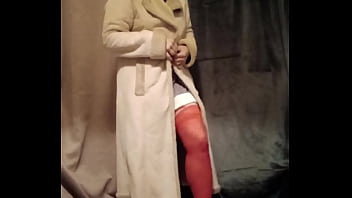 2024 12 02 esclave f striptease