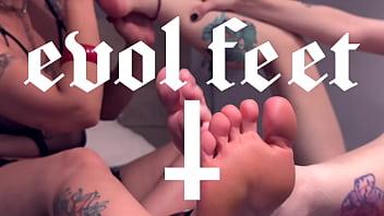 I want you to run your tongue between my toes