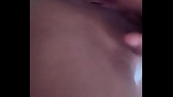 Mi prima caliente se graba para mi