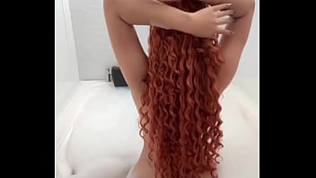 No se lo que pasa por tu mente pero estoy segura que te gustaría venir y darte un baño de burbujas conmigo