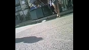 Se le ve todo el coño a esta hermosa española