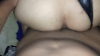 Reventando el culo de la puta