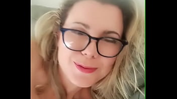 Femme à lunettes femme à