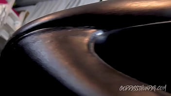 Pov double domme bootslave