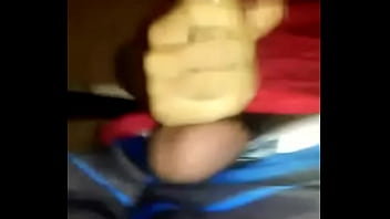 Novinho Gozando De Bermuda Azul thumbnail