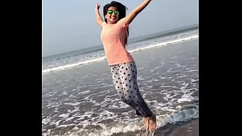 Dimple chopade jiggling 4