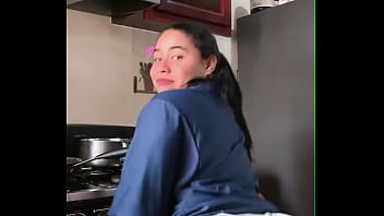 Culona dominicana lo mueve sabroso en live pt 2