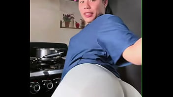 Culona dominicana lo mueve sabroso en live pt 2