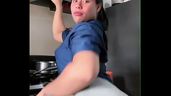 Culona dominicana lo mueve sabroso en live pt 2