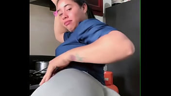 Culona dominicana lo mueve sabroso en live pt 2