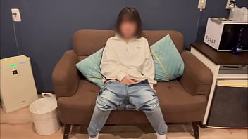 【ジーパンの中がびしょ濡れ】誰かとオナニーの見せ合いがしたいな…