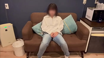 【ジーパンの中がびしょ濡れ】誰かとオナニーの見せ合いがしたいな…