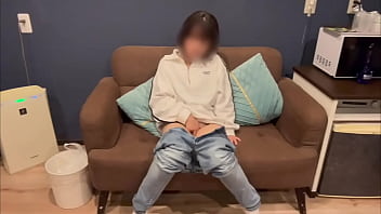 【ジーパンの中がびしょ濡れ】誰かとオナニーの見せ合いがしたいな…