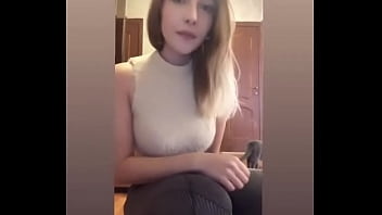 Alissa moviendo el culo