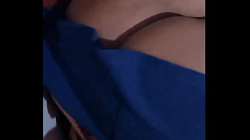 Namotada rabuda se exibindo