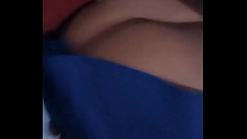 Namotada rabuda se exibindo